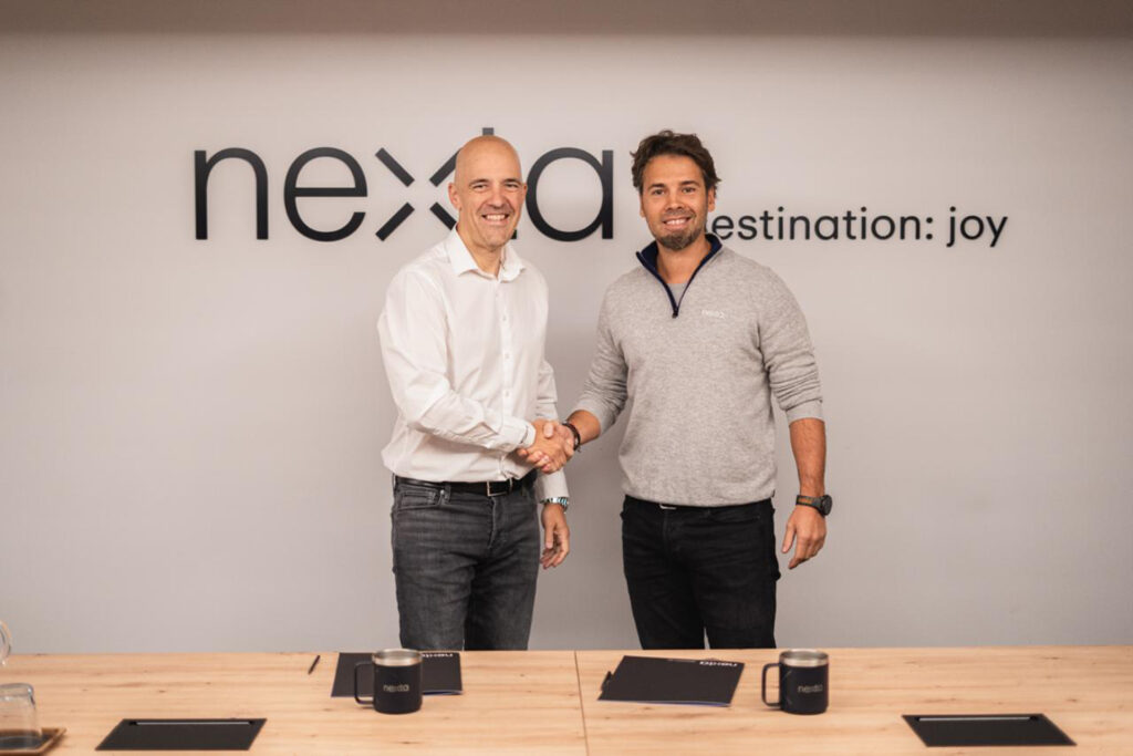 Gorka Aixàs i Gerard Montané en la signatura del contracte de patrocini amb Nexta